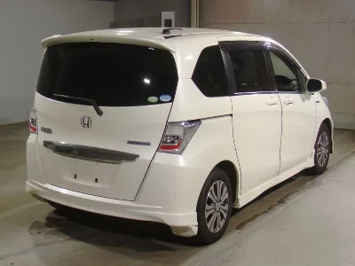 HONDA FREED HYBRID