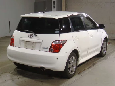 TOYOTA IST