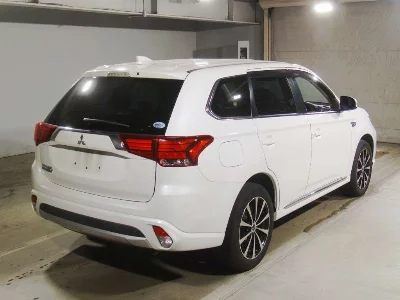 MITSUBISHI OUTLANDER PHEV