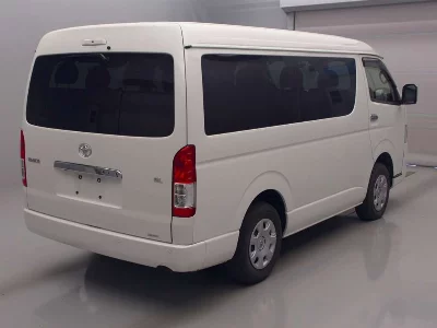 TOYOTA HIACE WAGON