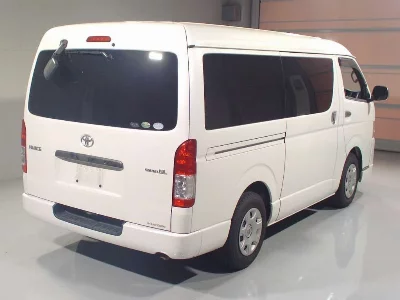 TOYOTA HIACE VAN