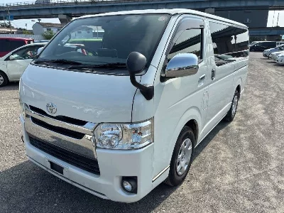 TOYOTA REGIUS VAN