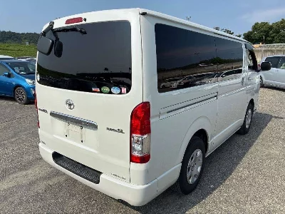 TOYOTA REGIUS VAN