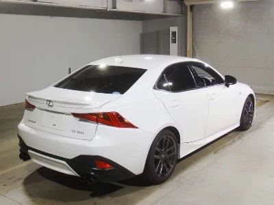 LEXUS IS
