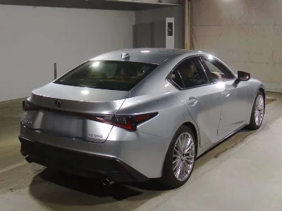 LEXUS IS