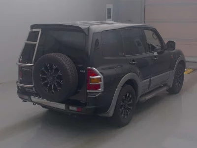 MITSUBISHI PAJERO