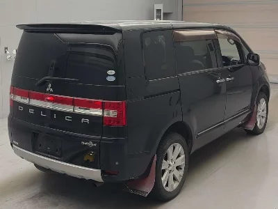 MITSUBISHI DELICA D:5