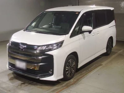 TOYOTA NOAH