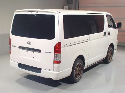 TOYOTA HIACE VAN