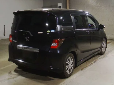 HONDA FREED SPIKE