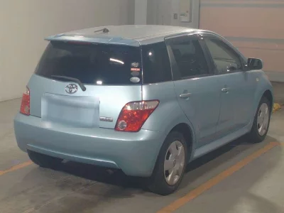 TOYOTA IST