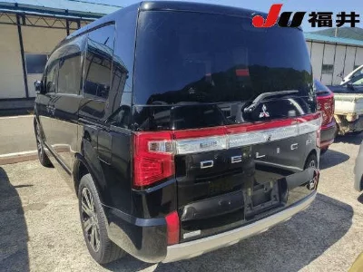 MITSUBISHI DELICA D:5