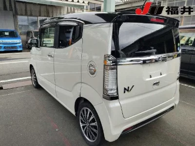 HONDA N-BOX SLASH