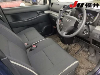 TOYOTA PIXIS SPACE