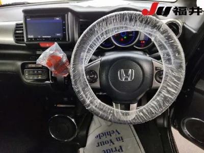 HONDA N-BOX SLASH