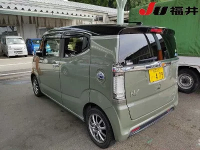 HONDA N-BOX SLASH