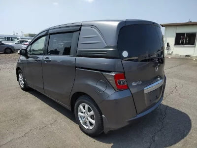 HONDA FREED SPIKE