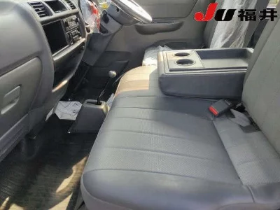 MITSUBISHI DELICA VAN