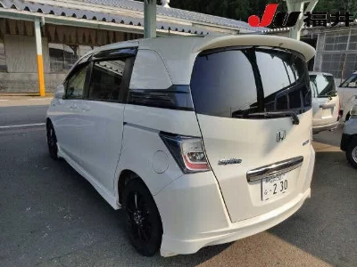 HONDA FREED SPIKE HYBRID