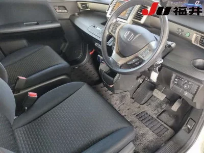 HONDA FREED SPIKE HYBRID