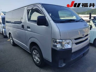 TOYOTA REGIUS VAN