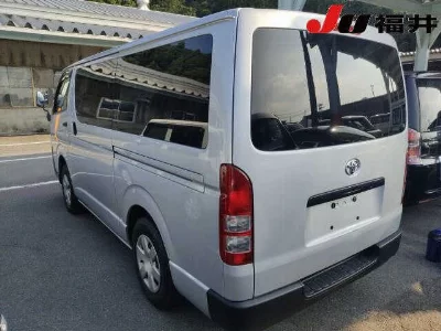 TOYOTA REGIUS VAN