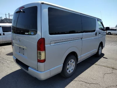 TOYOTA HIACE