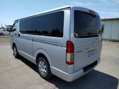 TOYOTA HIACE