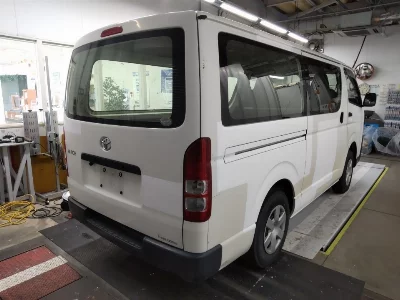 TOYOTA HIACE
