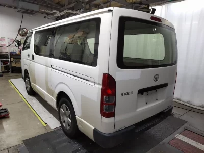 TOYOTA HIACE