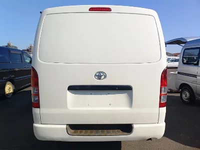 TOYOTA REGIUS ACE