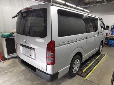 TOYOTA HIACE