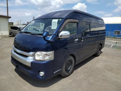 TOYOTA HIACE