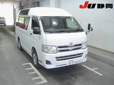 TOYOTA REGIUS VAN