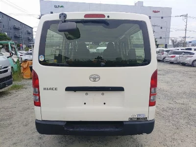 TOYOTA HIACE