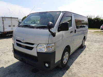 TOYOTA HIACE