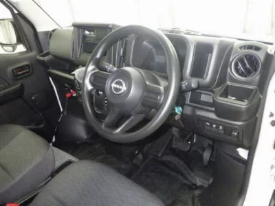 NISSAN CLIPPER