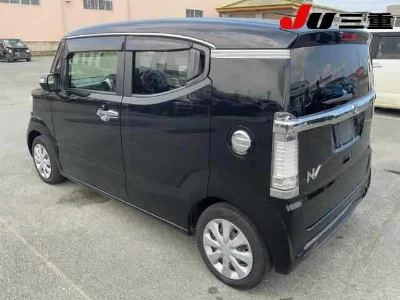 HONDA N-BOX SLASH