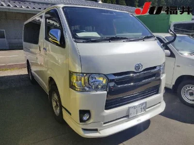 TOYOTA HIACE VAN