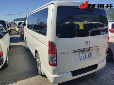 TOYOTA HIACE VAN