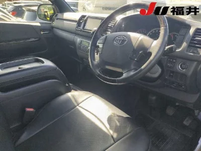 TOYOTA HIACE VAN