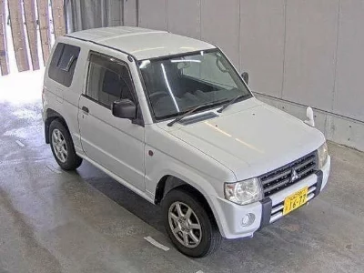 MITSUBISHI PAJERO MINI