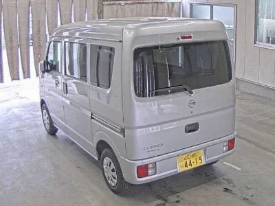 NISSAN CLIPPER VAN