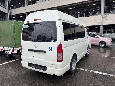 TOYOTA HIACE VAN