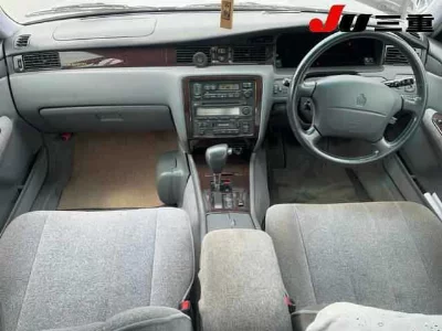 TOYOTA CROWN MAJESTA