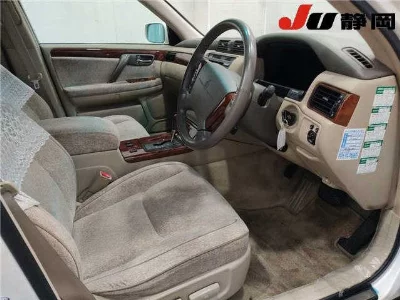 TOYOTA CROWN MAJESTA