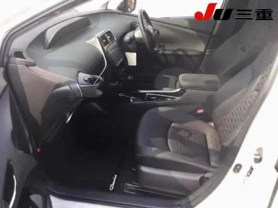 TOYOTA PRIUS PHV