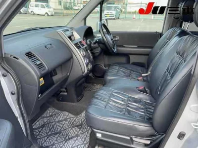 HONDA MOBILIO SPIKE
