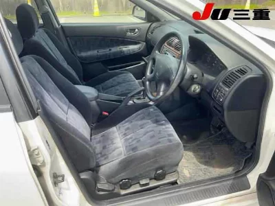 MITSUBISHI LEGNUM
