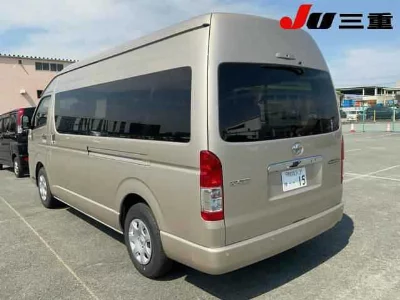 TOYOTA HIACE WAGON